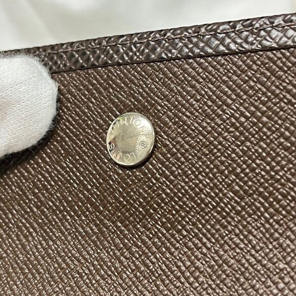 Auth Louis Vuitton Taiga Leather Multicles 6 Key Case Gris - Picture 12 of 14